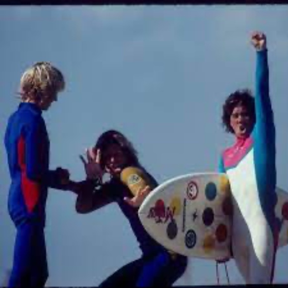 7 pairs of Quiksilver "Echo Beach" board shorts - Picture 3 of 5